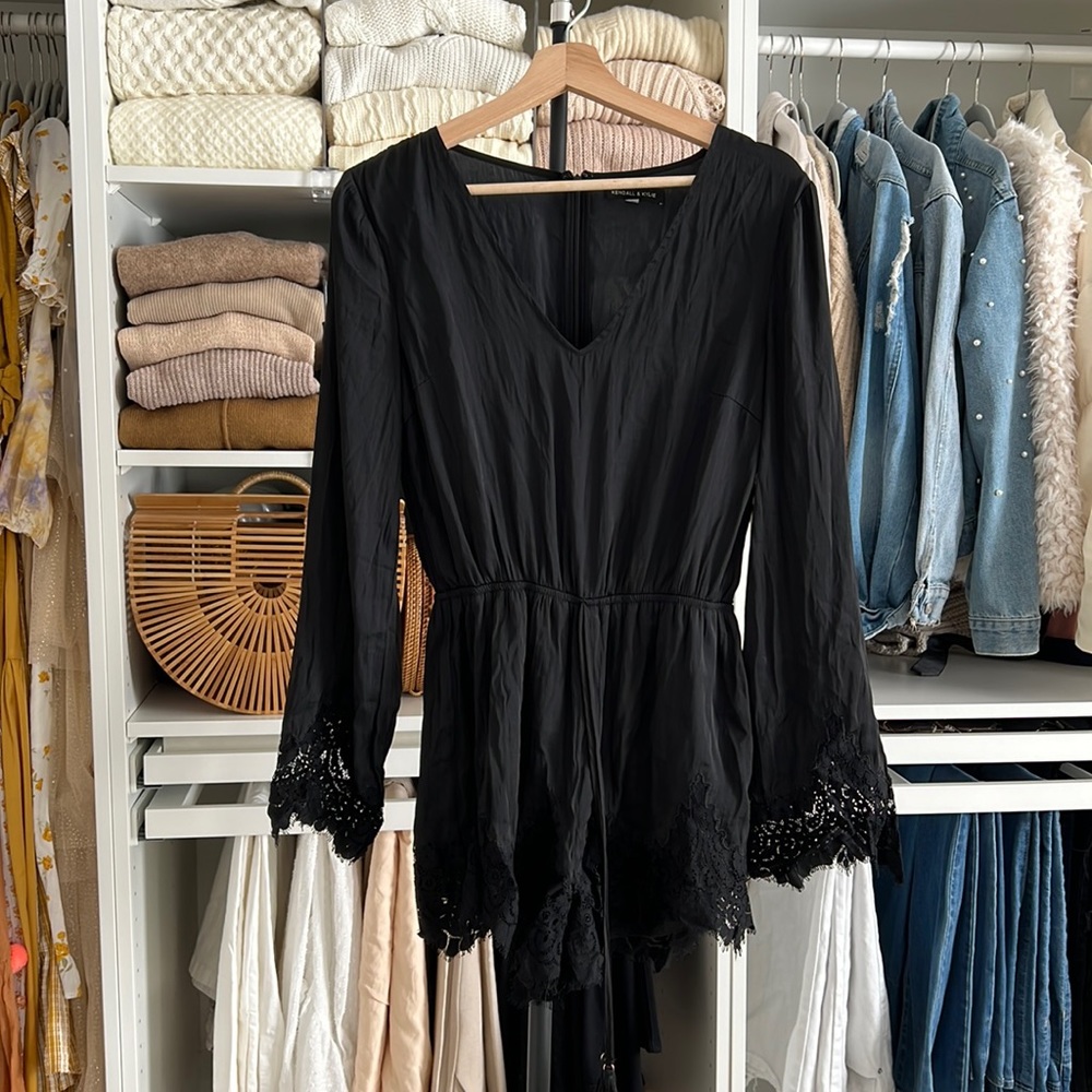 Cute lace romper with lace details